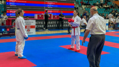 UŞAK (AA) – Türkiye Karate Federasyonu tarafından düzenlenen Spor Toto