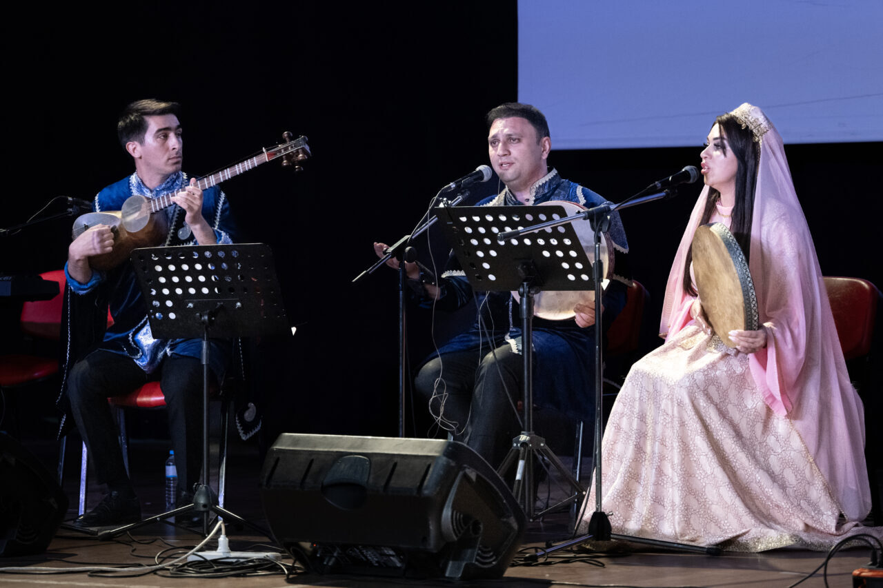 KARS (AA) – Azerbaycan Cumhuriyeti Bağımsızlık Günü dolayısıyla Kars'ta konser