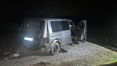 KARS (AA) – Kars'ın Digor ilçesinde şarampole devrilen panelvan tipi