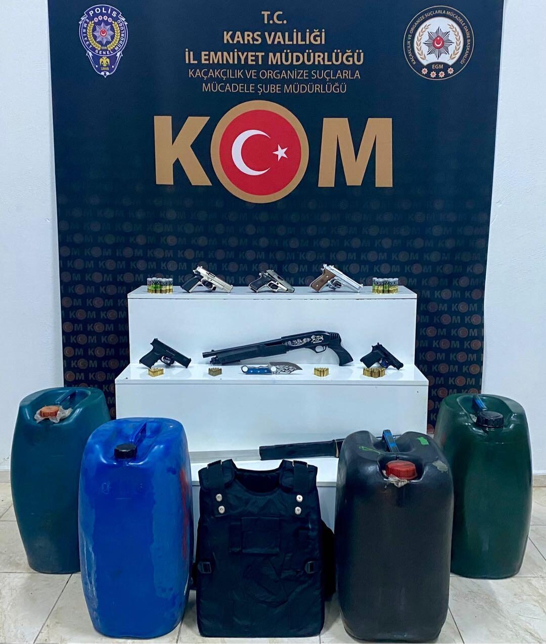 KARS (AA) – Kars'ta silah kaçakçılığı ve rüşvet suçlarına yönelik