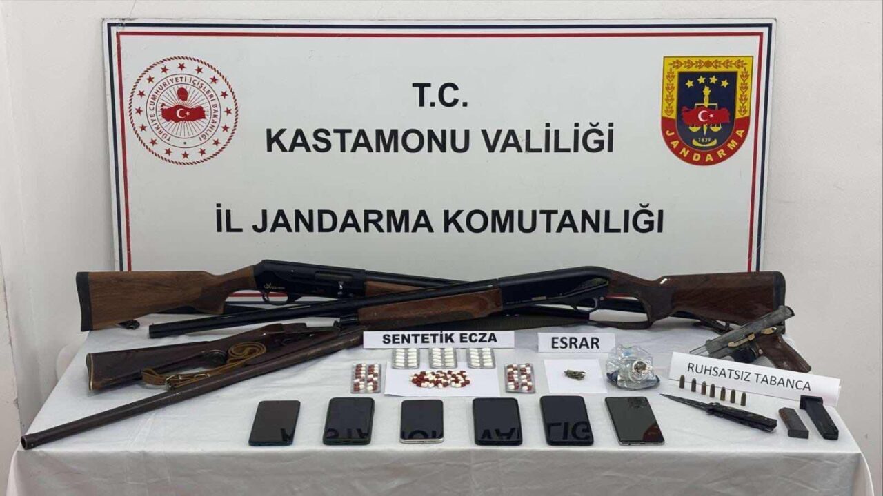KASTAMONU (AA) – Kastamonu merkezli 3 ilde düzenlenen uyuşturucu operasyonlarında