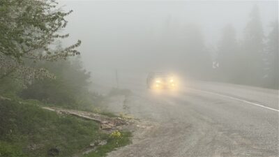 KASTAMONU (AA) – Kastamonu'da 1450 rakımlı Yaralıgöz Geçidi'nde etkili olan