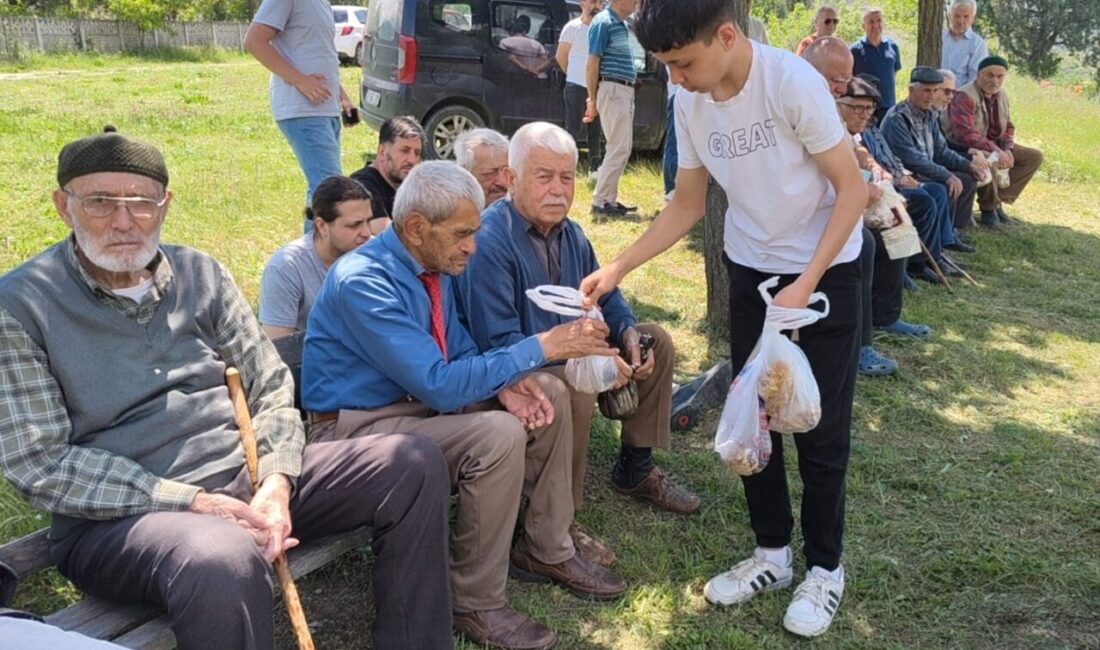 KASTAMONU (AA) – Kastamonu'nun Hanönü ilçesine bağlı Yenice köyünde "helva