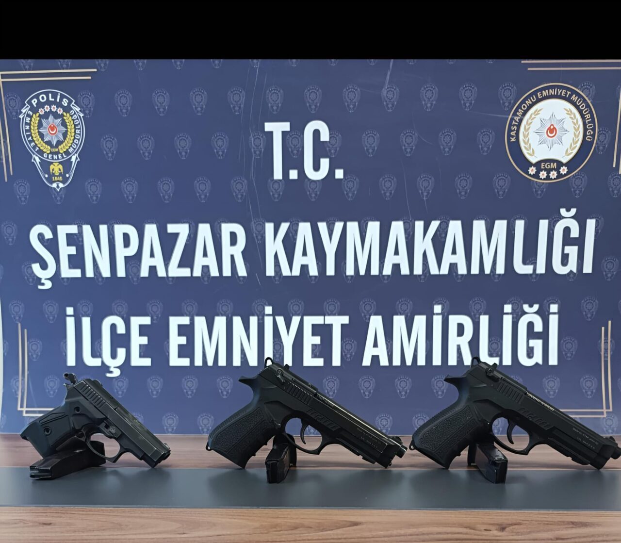 KASTAMONU (AA) – Kastamonu'nun Şenpazar ilçesinde silahla havaya ateş eden
