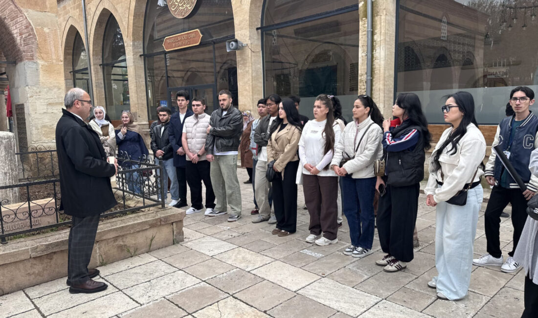 KASTAMONU (AA) – Kastamonu'da yükseköğrenimlerini sürdüren yabancı öğrenciler, Vakıflar Haftası
