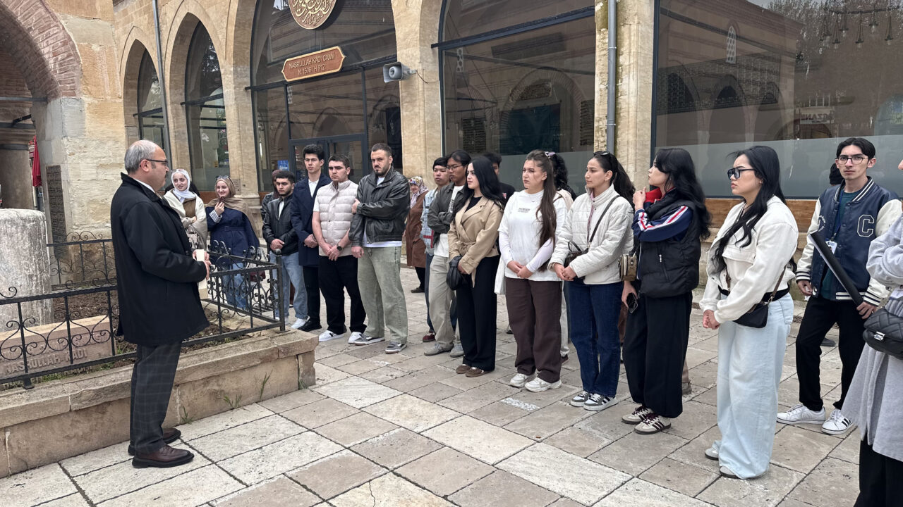 KASTAMONU (AA) – Kastamonu'da yükseköğrenimlerini sürdüren yabancı öğrenciler, Vakıflar Haftası