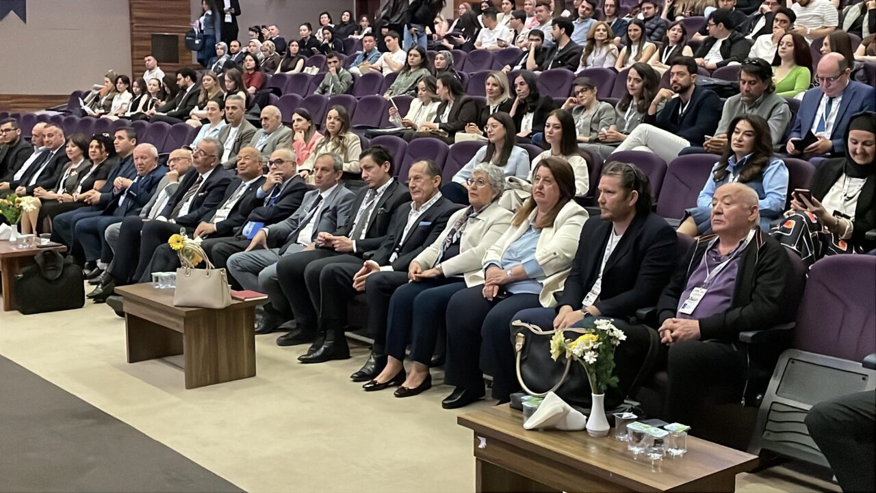 - Türk Dişhekimleri Birliği Genel Başkanı Fatih Güler:
- "Ülkemizin değerini