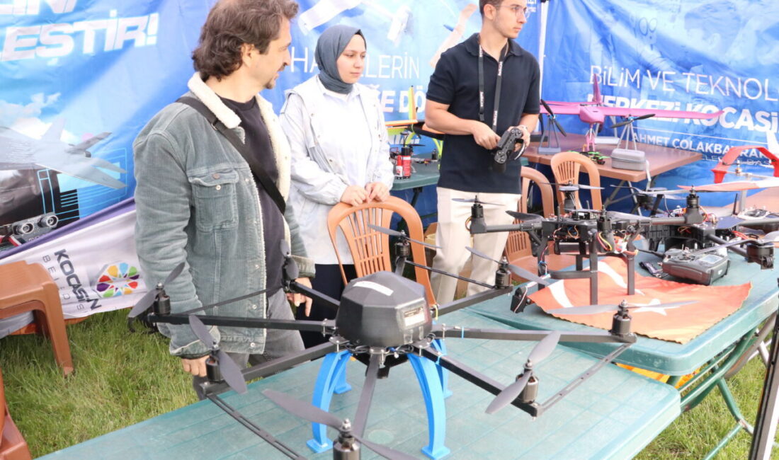 KAYSERİ (AA) – Kayseri'de gökyüzü tutkunları 2. Geleneksel Havacılık Festivali'nde
