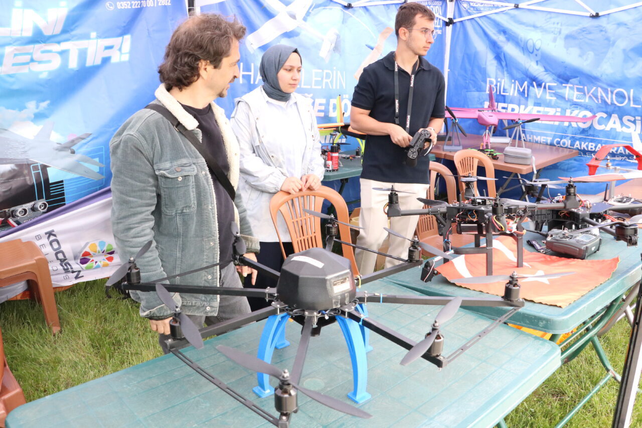 KAYSERİ (AA) – Kayseri'de gökyüzü tutkunları 2. Geleneksel Havacılık Festivali'nde