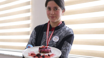 KAYSERİ (AA) – Kayseri'de lise öğrencileri, çölyak hastalığına dikkati çekmek