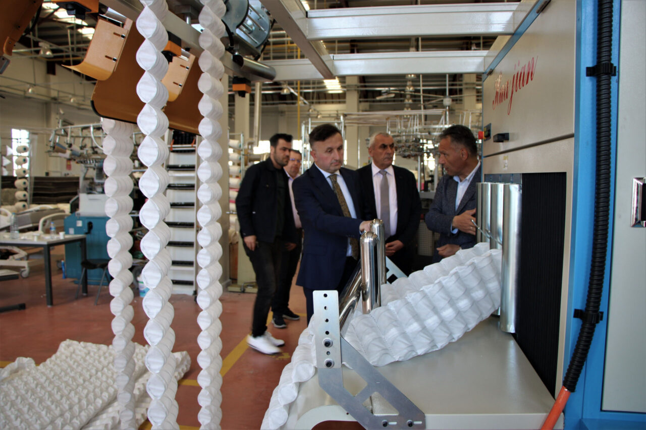 KAYSERİ (AA) – Kayseri'de yatak üreten lise, çift yaylı paket