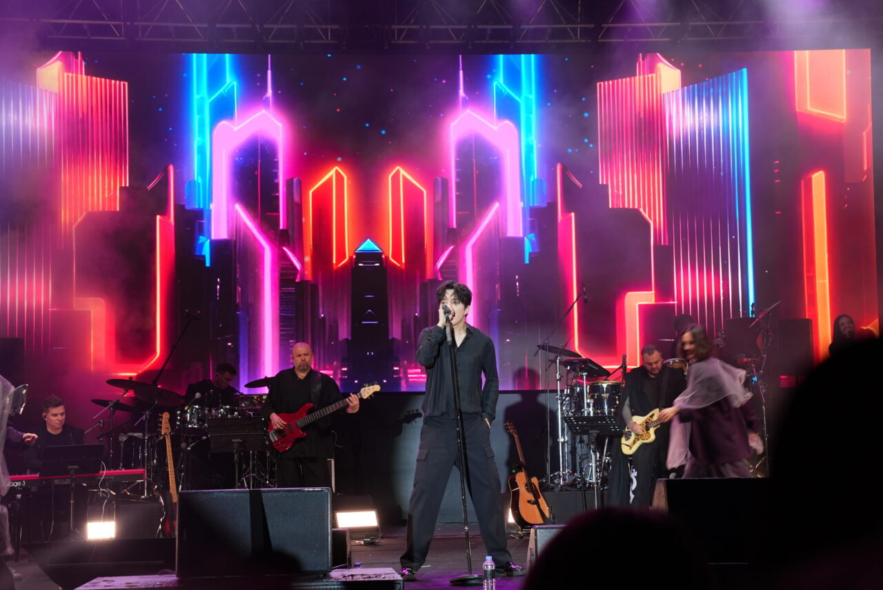 İSTANBUL (AA) – Kazak şarkıcı Dimash Qudaibergen, İstanbul'da düzenlenen 8.