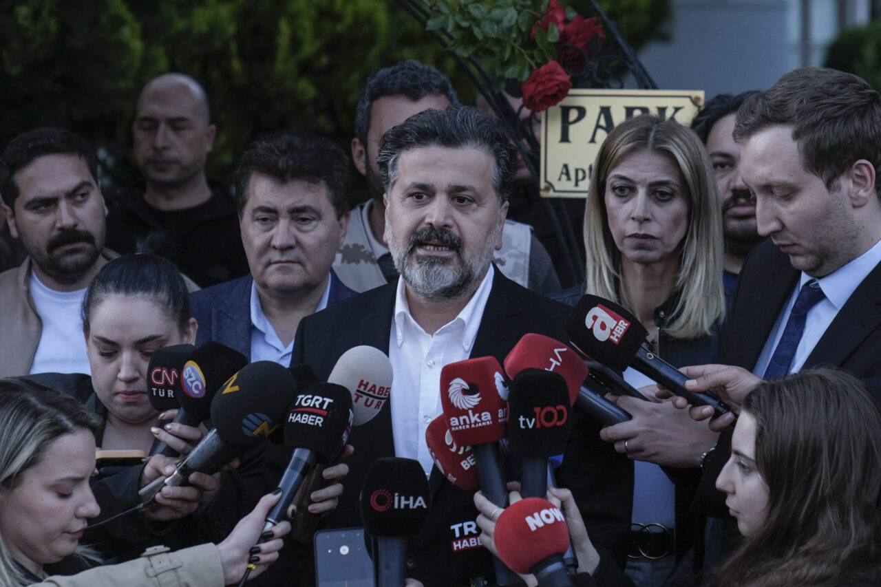 - "Sayın Genel Başkanımız, CHP'de, kaosun engellenmesi kapsamında yapmış olduğu