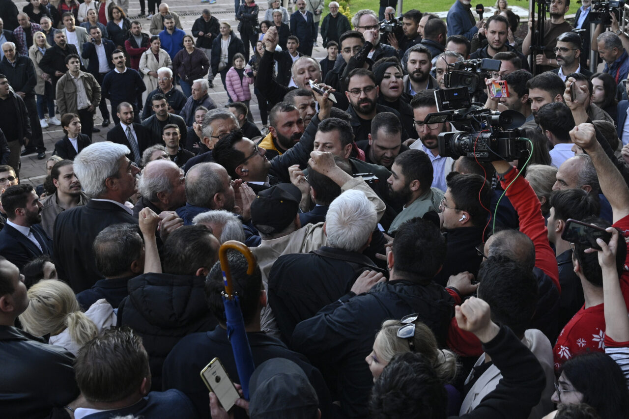 - "Cumhuriyet Halk Partisi milletimizin egemenlik senedidir. 38. Olağan Kurultayımız