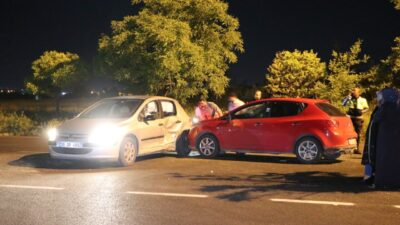 KİLİS (AA) – Kilis'te iki otomobilin çarpışması sonucu 4 kişi