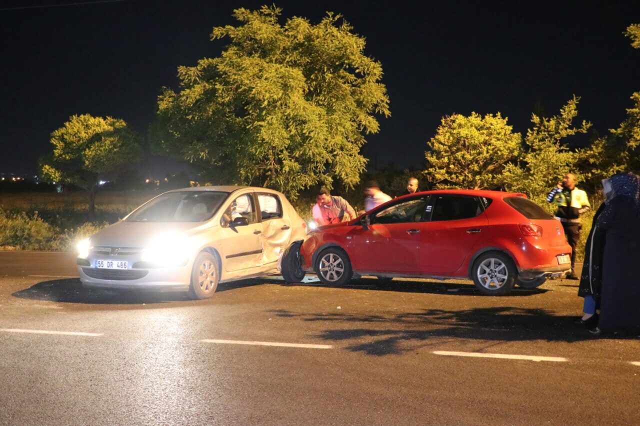 KİLİS (AA) – Kilis'te iki otomobilin çarpışması sonucu 4 kişi
