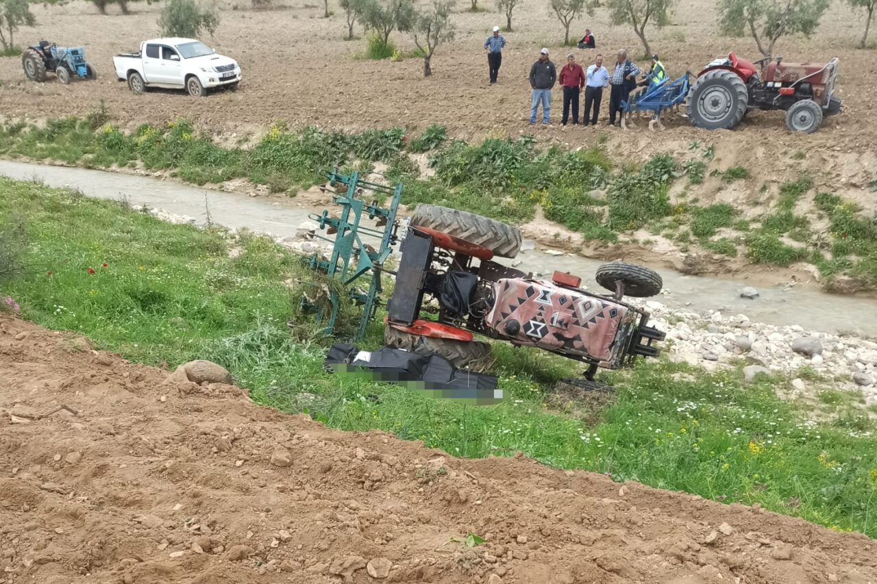 KİLİS (AA) – Kilis'te devrilen traktörün sürücüsü hayatını kaybetti. Beşenli