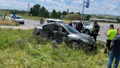 KIRKLARELİ (AA) – Kırklareli'nin Vize ilçesinde iki otomobilin çarpışması sonucu