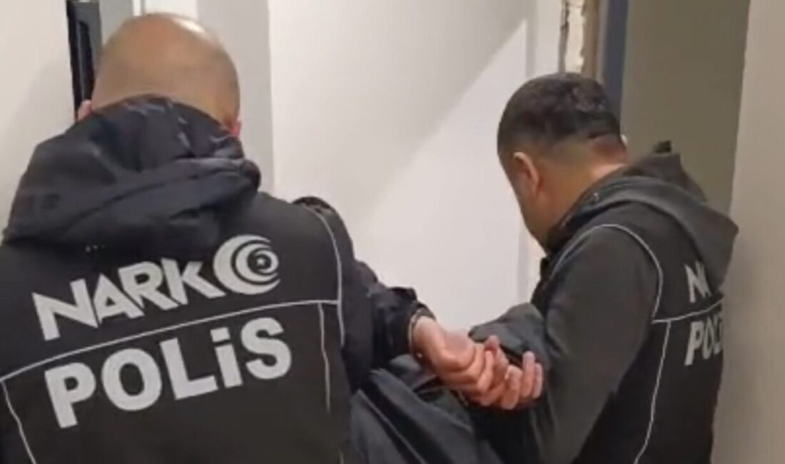 MERSİN (AA) – Interpol tarafından kırmızı bültenle aranan yabancı uyruklu