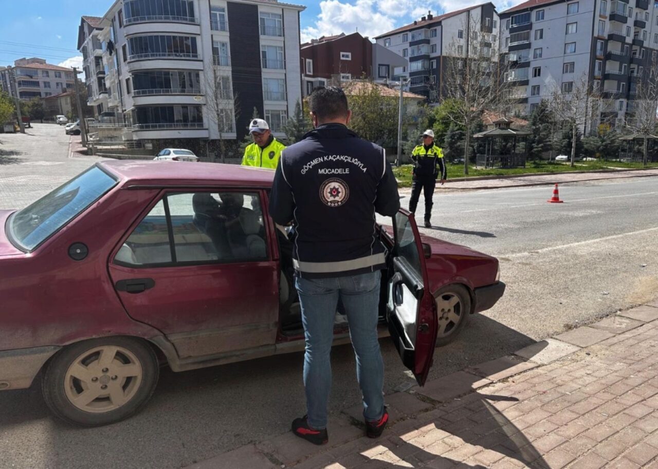 KIRŞEHİR (AA) – Kırşehir'de yasa dışı yollardan yurda giren 30