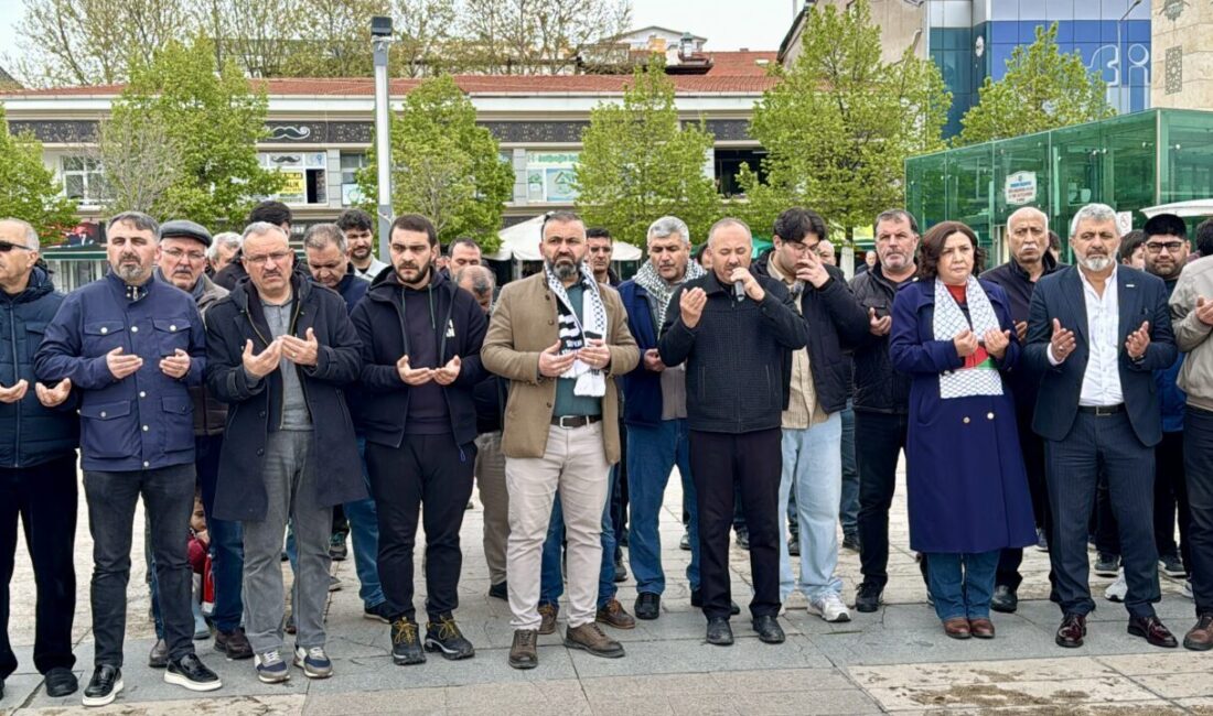 KIRŞEHİR (AA) – Kırşehir'de, İsrail'in Küresel Sumud Filosu'na saldırısı protesto