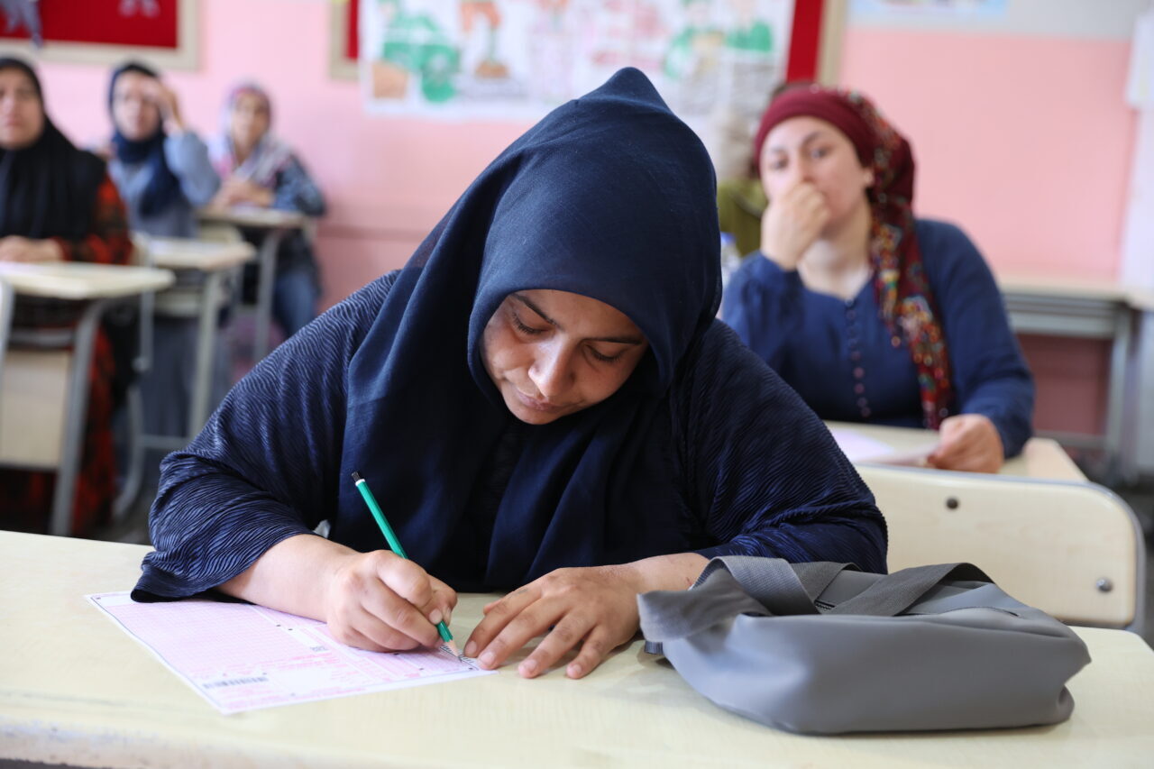 - Mardin'in Kızıltepe ilçesinde "Haydi anne sen de oku" kitap