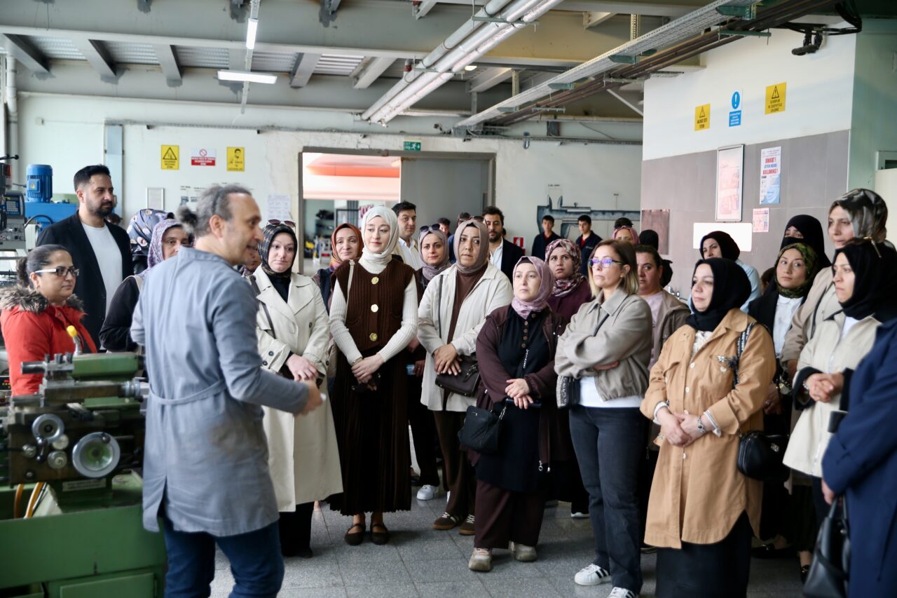 KOCAELİ (AA) – Kocaeli'nin Gebze ilçesinde 8. sınıf öğrencilerinin velilerine