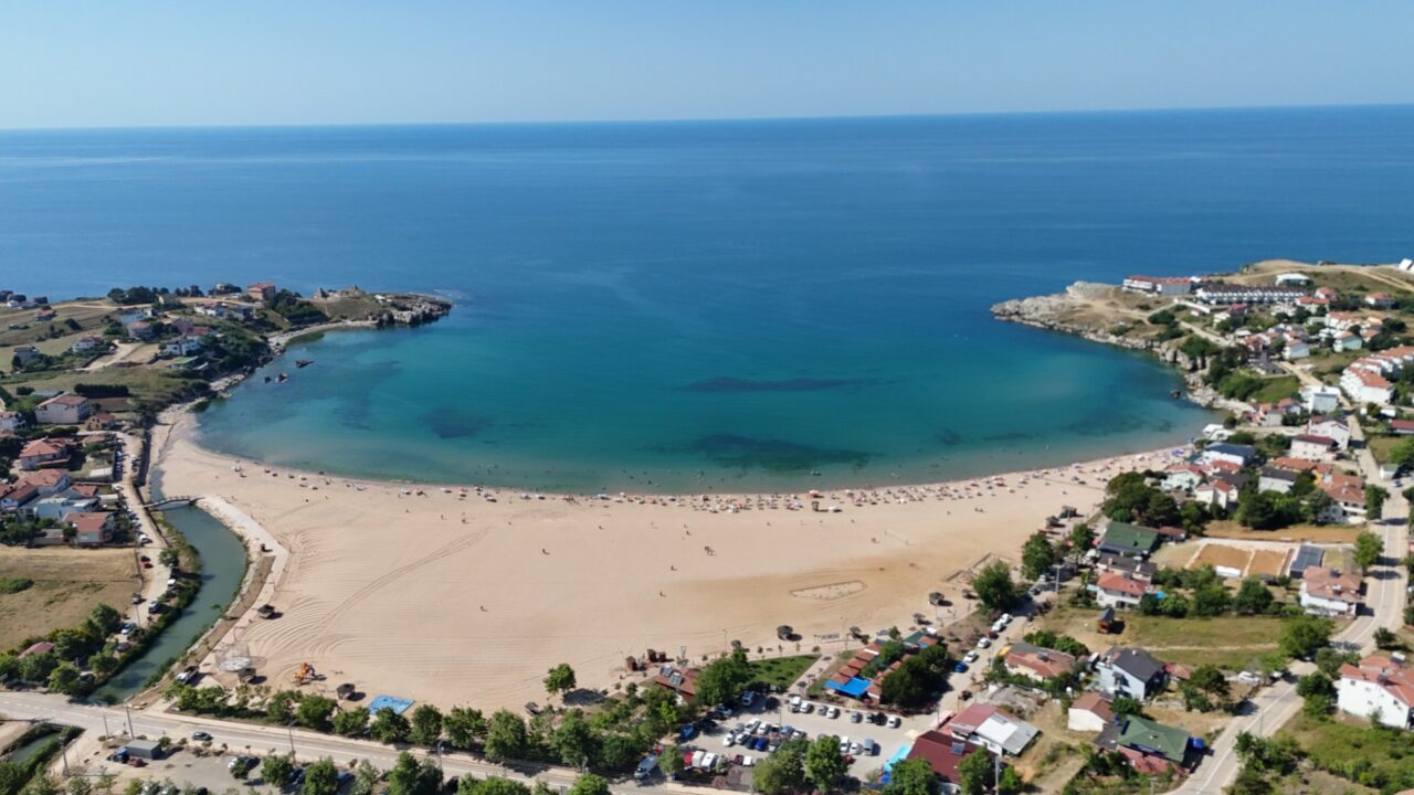 KOCAELİ (AA) – Kocaeli'nin Karamürsel ve Kandıra ilçelerindeki 9 plajda