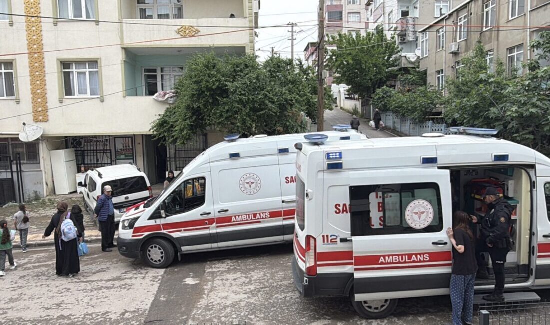 KOCAELİ (AA) – Kocaeli'nin Gebze ilçesinde dört katlı apartmandaki dairede