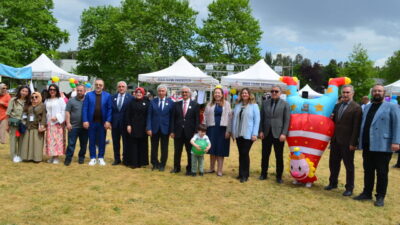 KOCAELİ (AA) – Kocaeli'de festivalde buluşan özel gereksinimli bireyler, keyifli