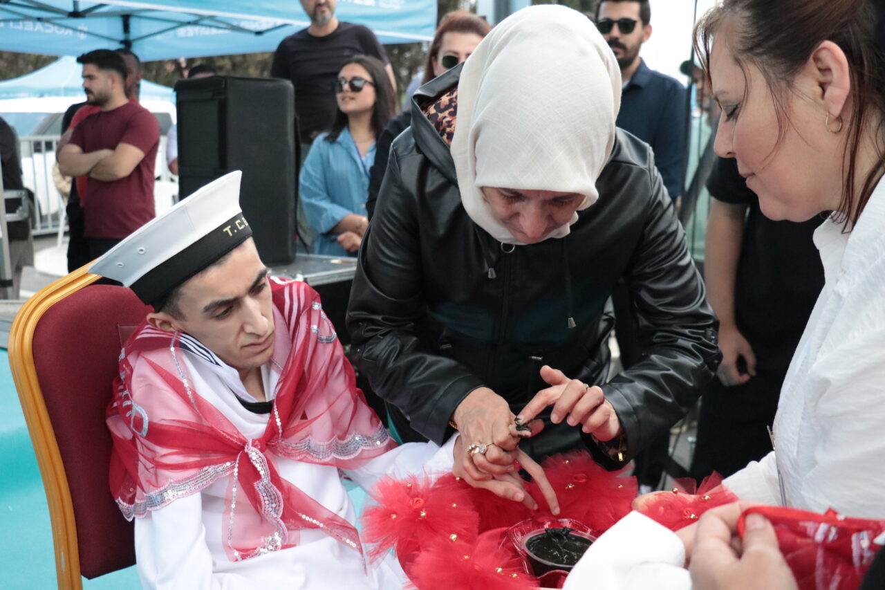 KOCAELİ (AA) – Kocaeli'de "Engelsiz Bahar Şenliği" etkinlikleri kapsamında temsili