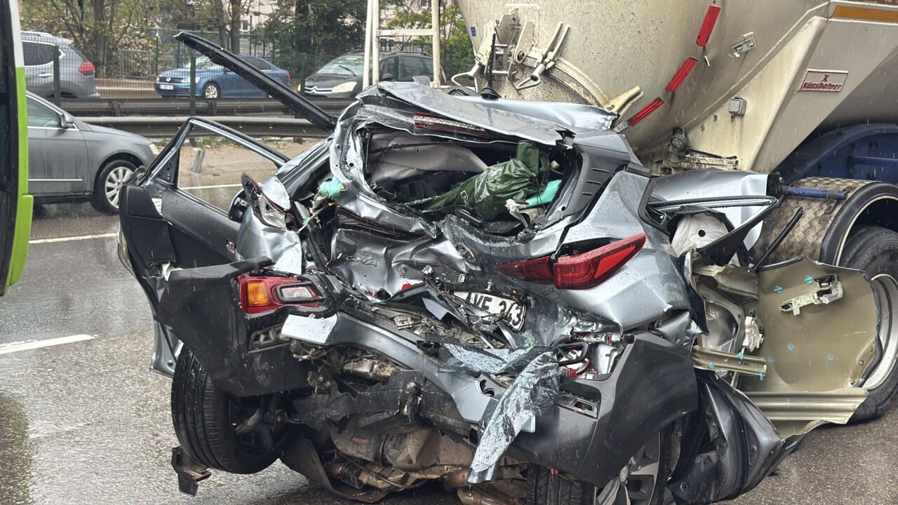- Kazada yaralanan iki sürücü hastanede tedavi altına alındı