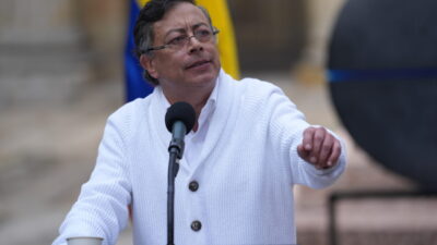 BOGOTA (AA) – Güney Amerika ülkesi Kolombiya'da halk, ülkeyi 4