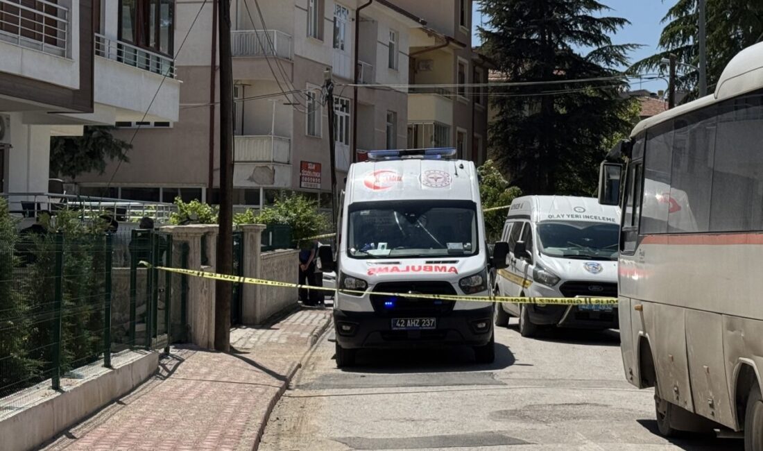 KONYA (AA) – Konya'nın Meram ilçesinde bir çiftin evlerinde bıçaklanarak
