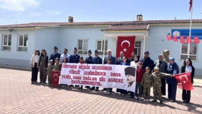 KONYA (AA) – Konya'da "İlk Mektubum Mehmetçiğe" projesi kapsamında, okuma