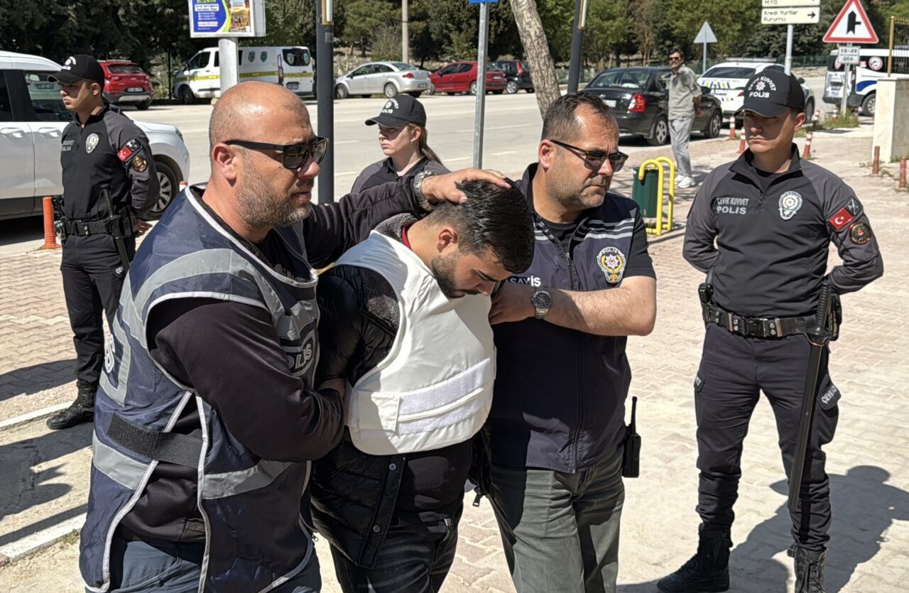 BURDUR (AA) – Antalya'da kayıp olarak aranan Kübra Yapıcı'nın (30)