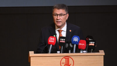 - "Türkçe, uçsuz bucaksız Türkistan topraklarından Anadolu'ya ve gönül coğrafyamızın
