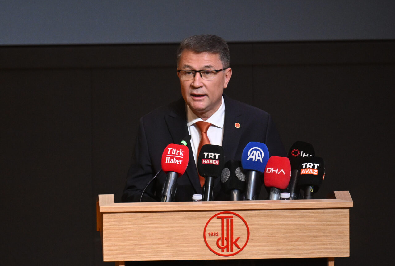 - "Türkçe, uçsuz bucaksız Türkistan topraklarından Anadolu'ya ve gönül coğrafyamızın