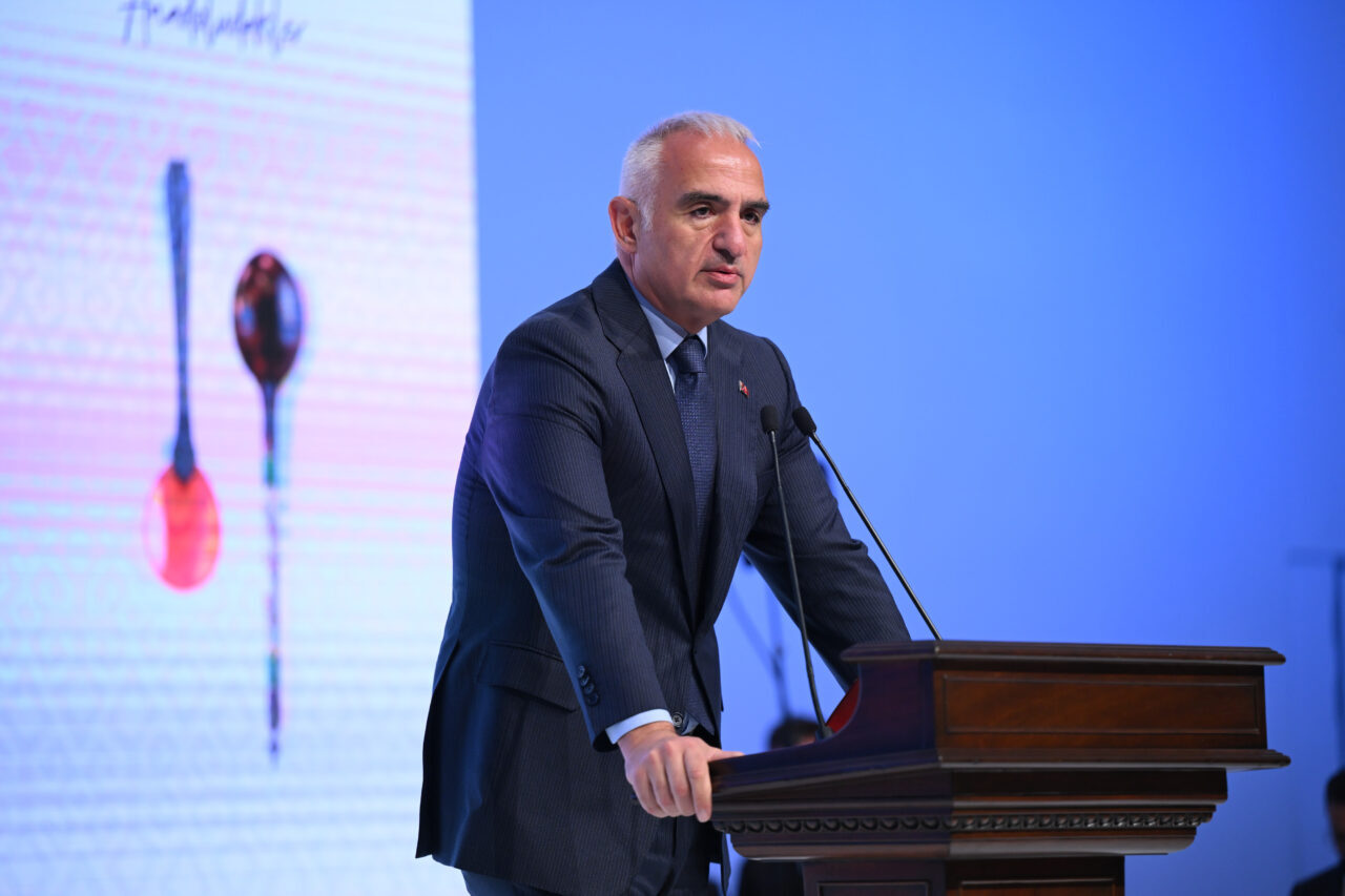 - "Yerel ve mevsimsel ürün kullanımı, ürünün tamamını değerlendiren mutfak