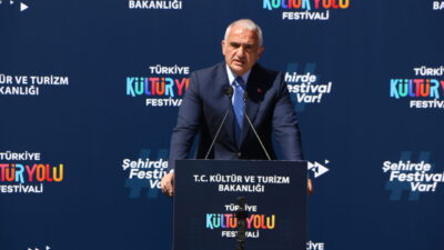 - "(Türkiye Kültür Yolu Festivali) Büyük düşünerek, sebeplerini masaya yatırıp,