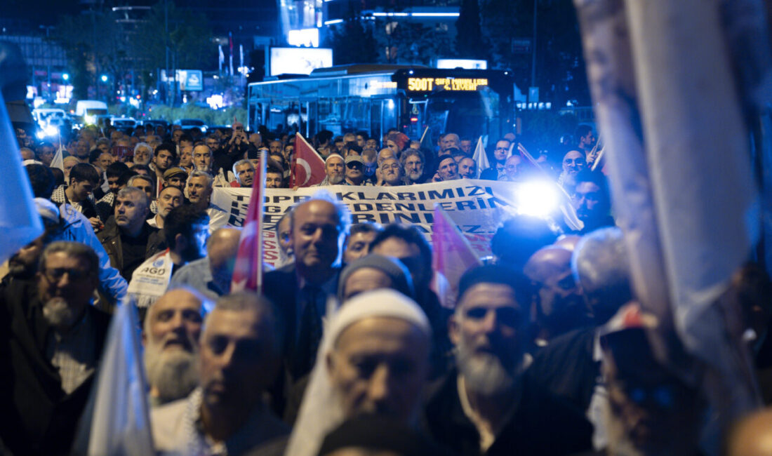 - Saadet Partisi Genel Başkanı Mahmut Arıkan:
-  "Bugün mesele