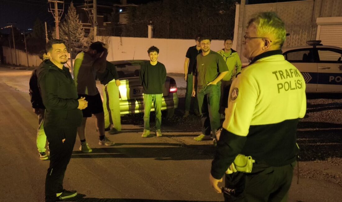 KÜTAHYA (AA) – Kütahya’da polis ekiplerinin durdurduğu 5 kişilik otomobilden