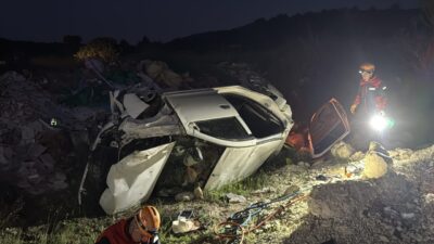 KÜTAHYA (AA) – Kütahya'da takla atarak şarampole devrilen otomobilin sürücüsü