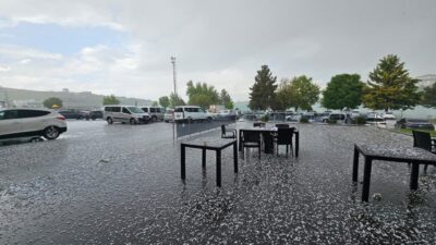MALATYA (AA) – Malatya'da sağanak ve dolu yaşamı olumsuz etkiledi.