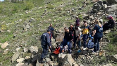 MALATYA (AA) – Malatya'nın Pütürge ilçesinde kayalıklarda mahsur kalan yaşlı