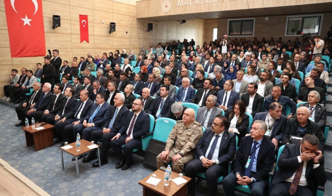 MUŞ (AA) – Muş'un Malazgirt ilçesinde "Kapı, Fetih ve Kök: