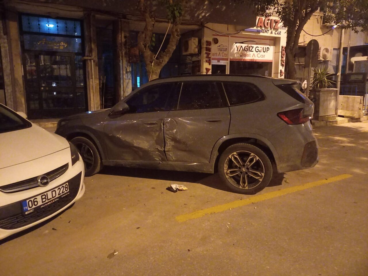 MANİSA (AA) – Manisa'nın Şehzadeler ilçesinde alkollü sürücünün kullandığı kamyonet,