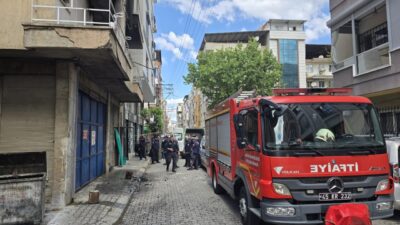 MANİSA (AA) – Manisa'nın Turgutlu ilçesinde apartman dairesinde çıkan yangında