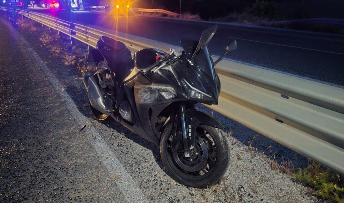 MANİSA (AA) – Manisa'nın Sarıgöl ilçesinde motosikletin bariyere çarpması sonucu