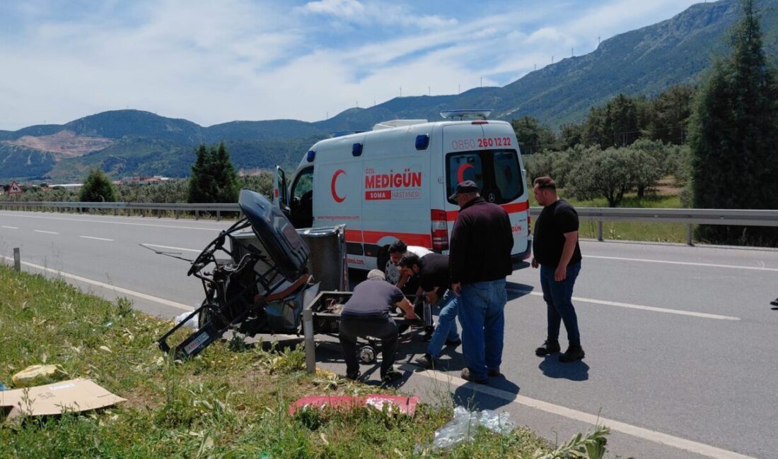 MANİSA (AA) – Manisa'nın Kırkağaç ilçesinde tır ile üç tekerlekli